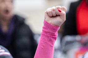 Protestors rally in support of Planned Parenthood, in front of the Supreme Court