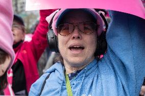 Protestors rally in support of Planned Parenthood, in front of the Supreme Court