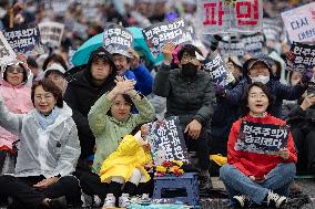 Citizens Rally In Gwanghwamun To Demand Broader Reckoning After Yoon’s Impeachment