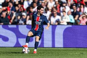 Paris Saint-Germain FC v Angers SCO - Ligue 1 McDonald's
