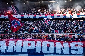 Paris Saint-Germain FC v Angers SCO - Ligue 1 McDonald's