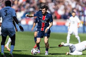 Paris Saint-Germain FC v Angers SCO - Ligue 1 McDonald's