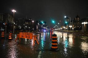 Parliament Hill On Lockdown Due To Barricaded Individual In Ottawa Canada