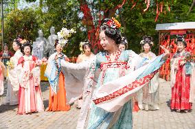 Hanfu Flower Festival
