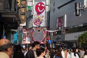 Daily Life During The Qingming Holiday In Shanghai
