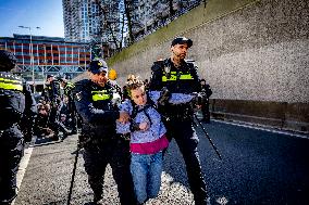 Extinction Rebellion Occupies Again A12 - The Hague