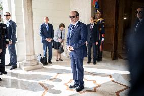 President Sisi waits President Macron - Cairo