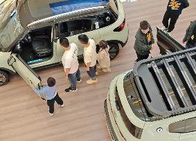Mercedes Smart Sales Surge