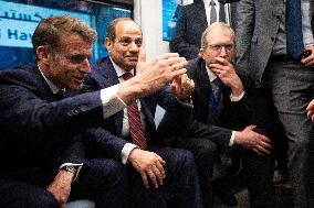 Presidents Sissi And Macron Ride The Metro - Cairo