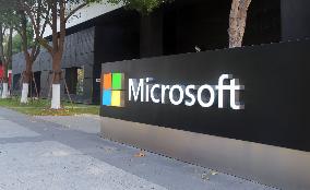 Microsoft Denies Withdrawing From the Chinese Market