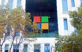 Microsoft Denies Withdrawing From the Chinese Market