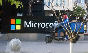 Microsoft Denies Withdrawing From the Chinese Market