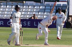 Essex v Surrey - Rothesay County Championship Division 1