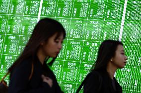 Tokyo stocks tumble