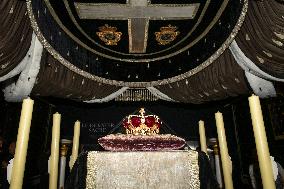 Le Dernier Sacre exhibition in Paris - FA