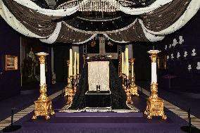 Le Dernier Sacre exhibition in Paris - FA