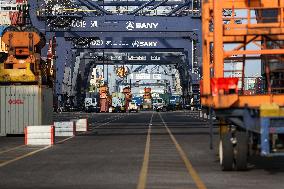 Indonesia's Exports And Imports Amid Trump's Tariff Policies