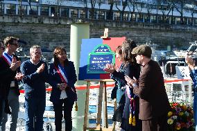 Anne Hildalgo Inaugurates The Jim Morrison Footbridge - Paris