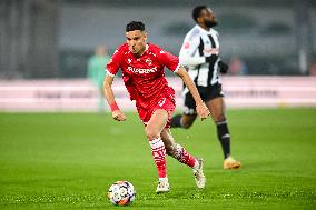 Universitatea Cluj v Dinamo Bucharest - Romania Superliga - Play Off