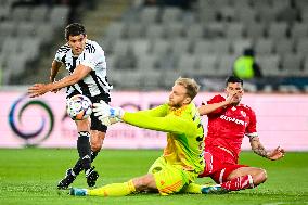 Universitatea Cluj v Dinamo Bucharest - Romania Superliga - Play Off