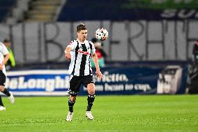 Universitatea Cluj v Dinamo Bucharest - Romania Superliga - Play Off