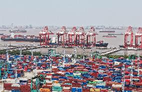 China Total Import And Export Value of Goods Trade Increases in Q1 2025