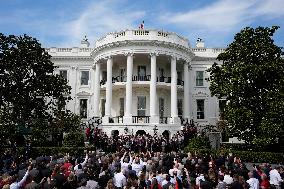 Donald Trump welcomes College Football Champions - Washington