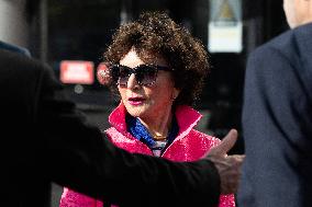 President Macron Visit The Exhibition Treasures Rescued From Gaza At Arab World Institute - Paris