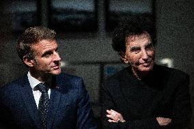 President Macron Visit The Exhibition Treasures Rescued From Gaza At Arab World Institute - Paris