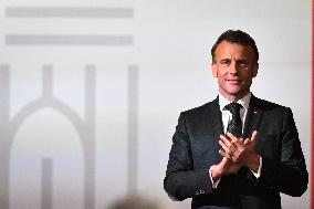 Emmanuel Macron awards those involved in Notre Dame de Paris Cathedral restorations - FA