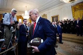 Donald Trump welcomes the Navy Midshipmen - Washington