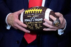 Donald Trump welcomes the Navy Midshipmen - Washington