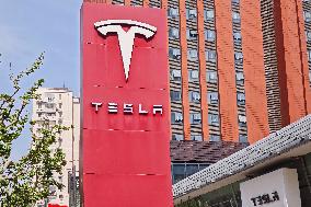 Tesla Center in Shanghai