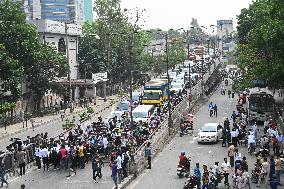 Students Of The Polytechnic Institute Blocked Roads In Dhaka.