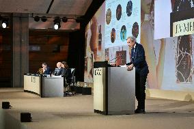General meeting of LVMH in Paris - FA