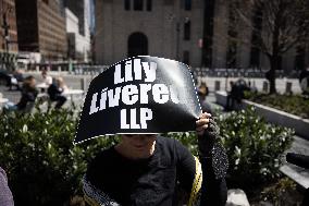 Protesters Demonstrate Outside Elite Law Firm Over Deal With Trump