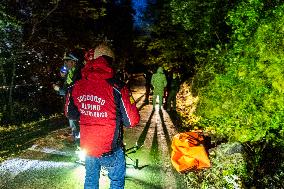 Naples, Castellammare di Stabia, a cabin of the Monte Faito cable car collapses, recovery of the bodies.