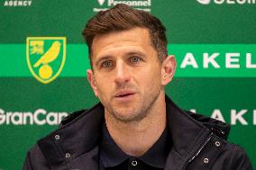 Norwich City FC v Portsmouth FC - Sky Bet Championship