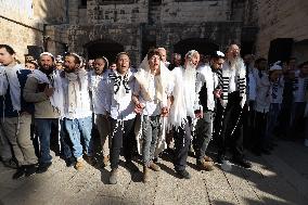 Passover Morning Prayer - Israel