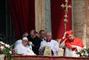 Roma, Papa francesco alla Santa Messa della Domenica di Pasqua e “Urbi et Orbi” Città del Vaticano