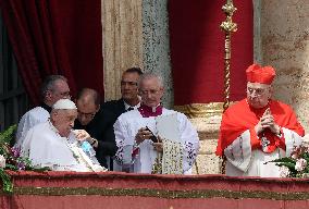 Roma, Papa francesco alla Santa Messa della Domenica di Pasqua e “Urbi et Orbi” Città del Vaticano