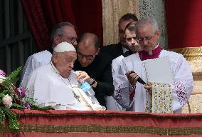 Roma, Papa francesco alla Santa Messa della Domenica di Pasqua e “Urbi et Orbi” Città del Vaticano