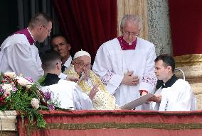 Roma, Papa francesco alla Santa Messa della Domenica di Pasqua e “Urbi et Orbi” Città del Vaticano
