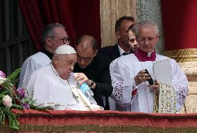 Roma, Papa francesco alla Santa Messa della Domenica di Pasqua e “Urbi et Orbi” Città del Vaticano