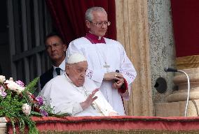 Roma, Papa francesco alla Santa Messa della Domenica di Pasqua e “Urbi et Orbi” Città del Vaticano