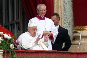 Roma, Papa francesco alla Santa Messa della Domenica di Pasqua e “Urbi et Orbi” Città del Vaticano
