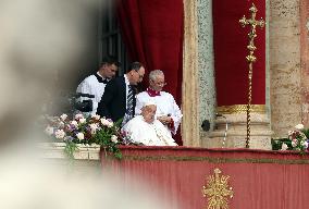 Roma, Papa francesco alla Santa Messa della Domenica di Pasqua e “Urbi et Orbi” Città del Vaticano