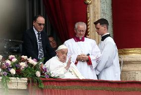 Roma, Papa francesco alla Santa Messa della Domenica di Pasqua e “Urbi et Orbi” Città del Vaticano