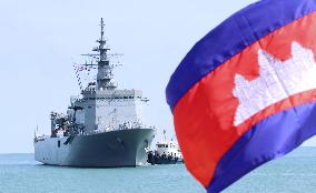 MSDF minesweeper tender visits Cambodia naval base