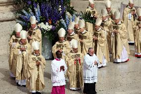Cardinal Angelo Comastri presides Holy Mass on Easter Sunday and “Urbi et Orbi” Vatican City , Italy  20.05.2025